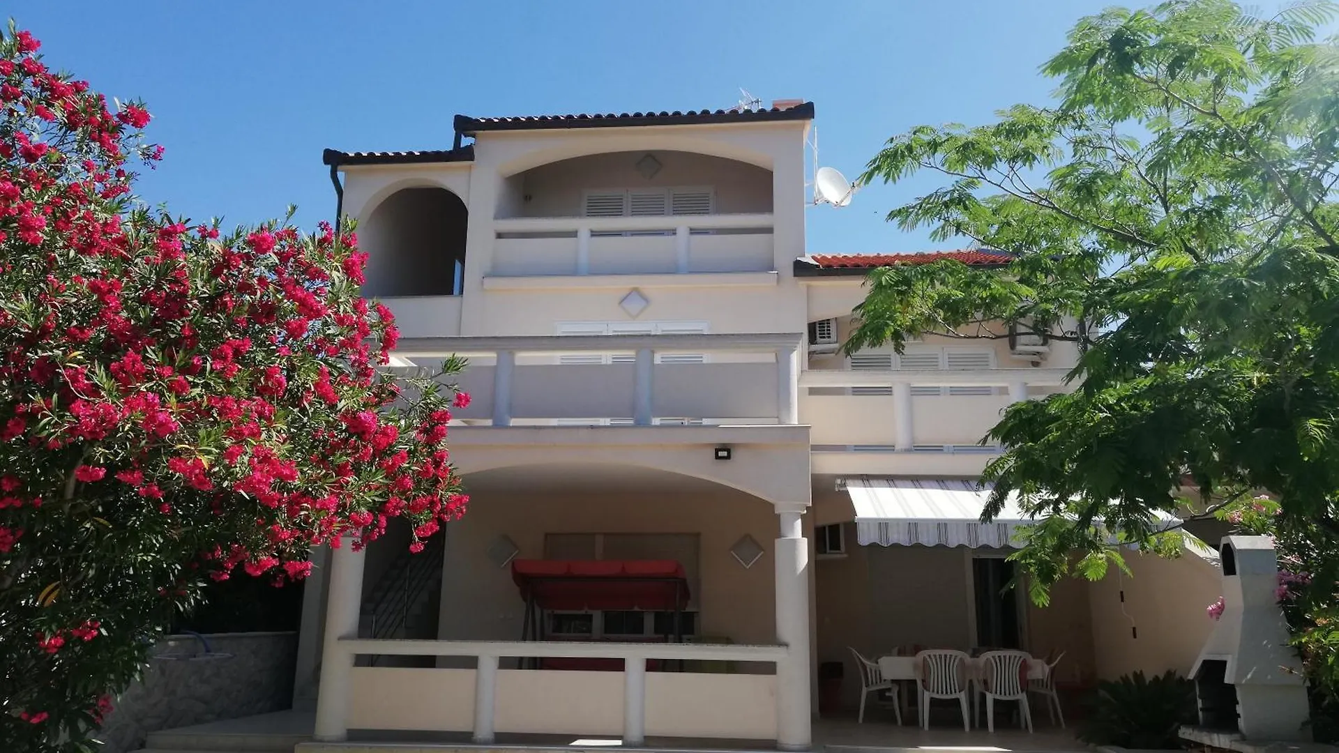 Apartmani Crystal Vir