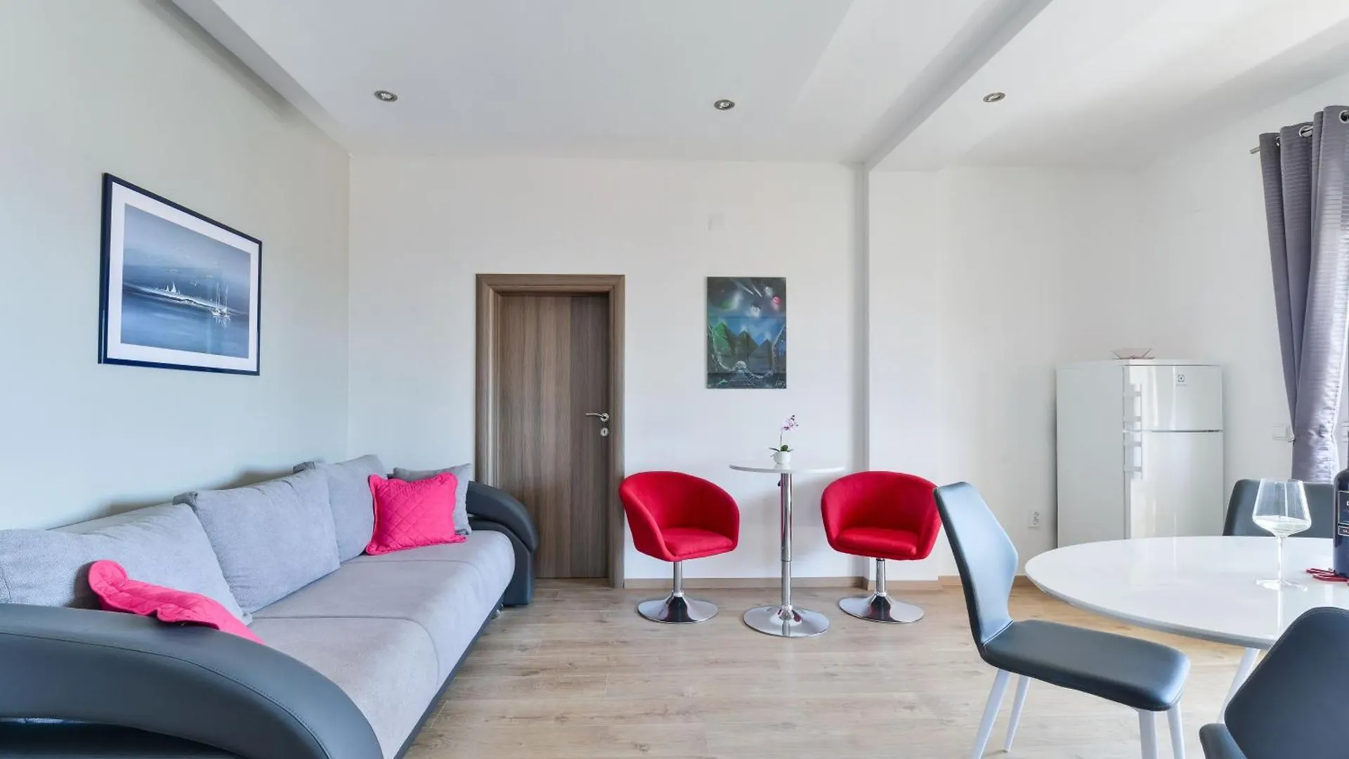 Apartmani Crystal Vir